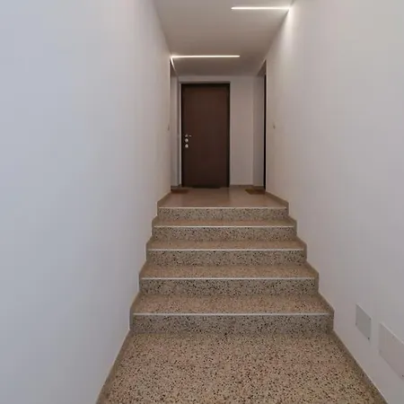 Primopiano - Jenner Apartment